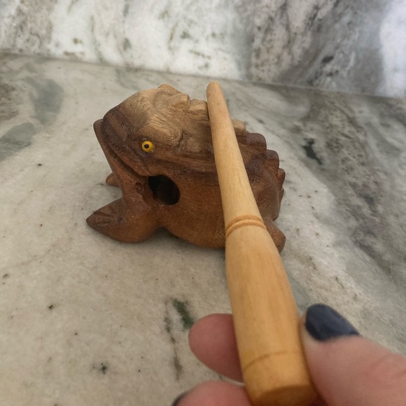 Handmade Wood Croaking Frog - Picture 4 of 6